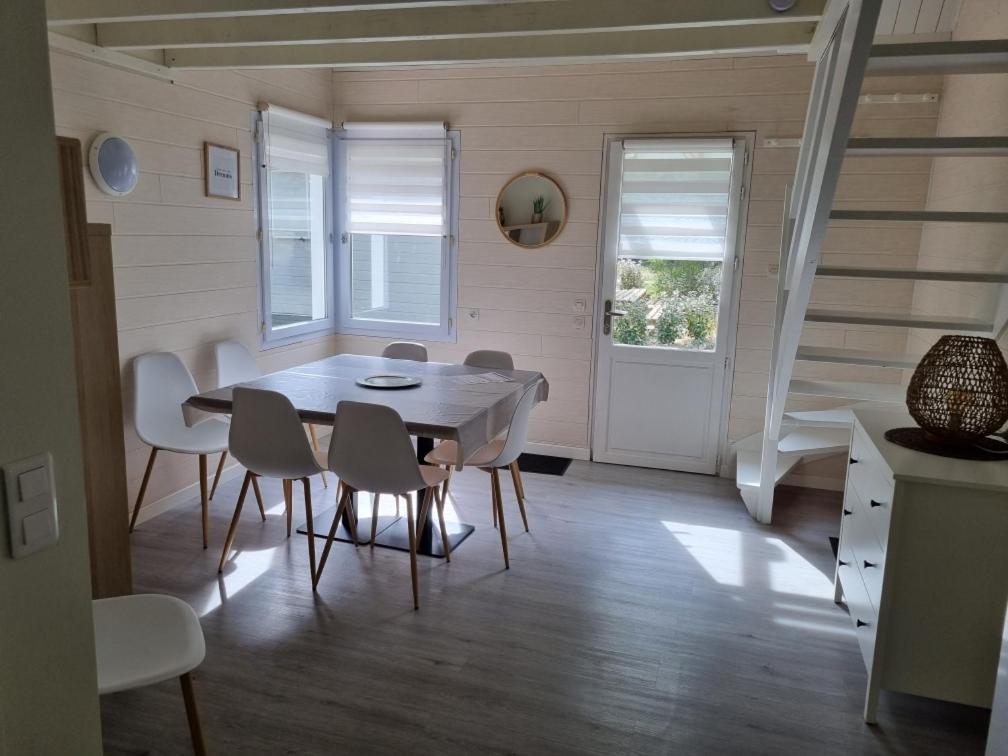 Les Chalets De Saumur, Piscine & Parc Boise, 100M Du Cadrenoir Екстер'єр фото